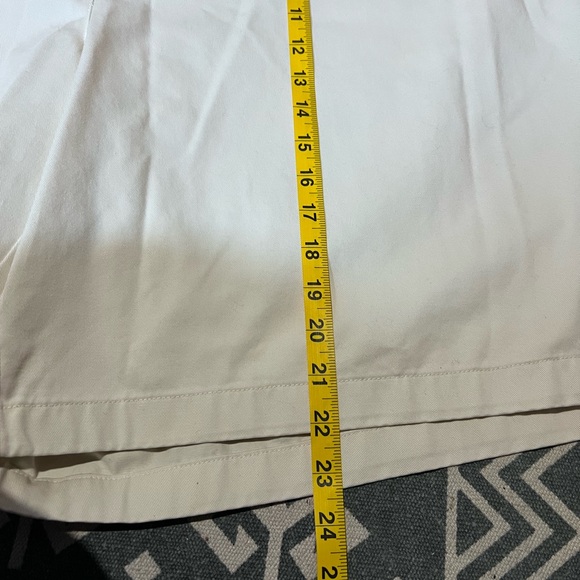 L.L. Bean Women's Light Beige Bermuda Shorts women’s 24W - Picture 6 of 7